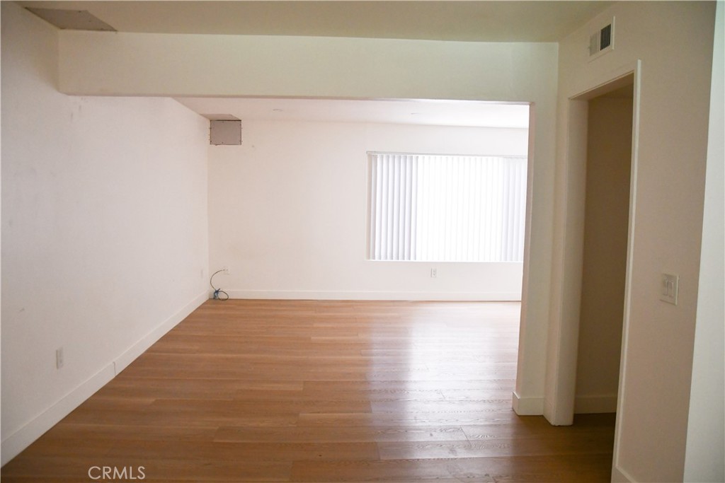 994 Valencia 104 Property Photo 15