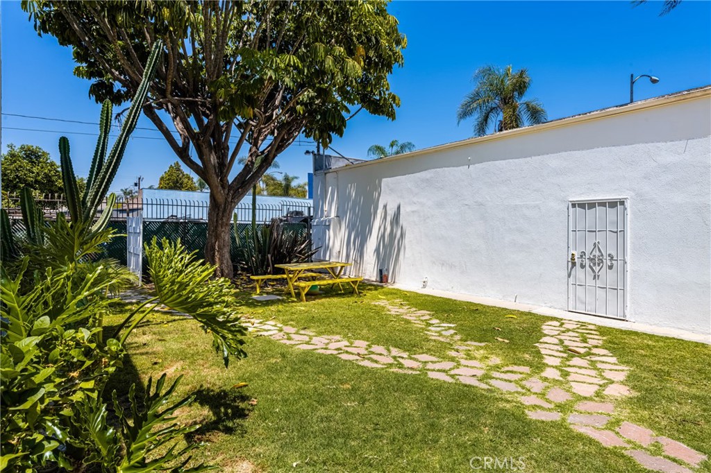 1861 -1871 Pacific Avenue Property Photo 6