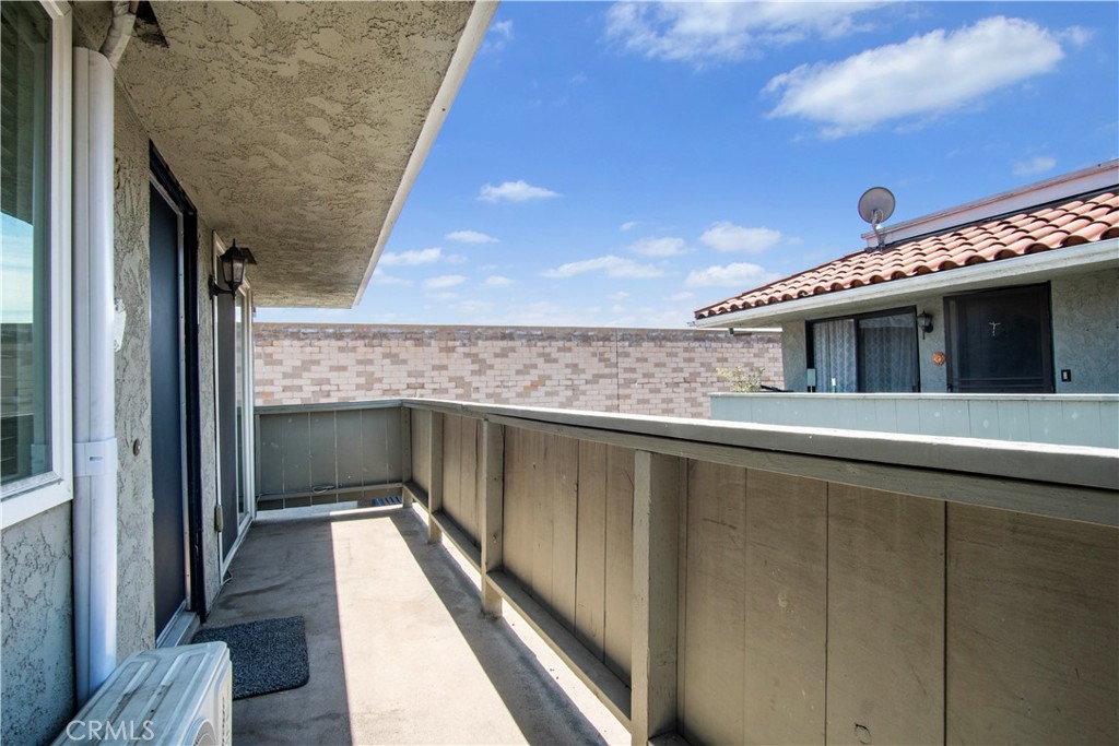 2423 Deodar Property Photo 19