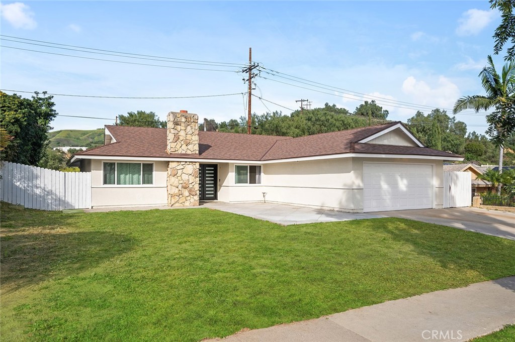1445 Arrow Wood Property Photo 3