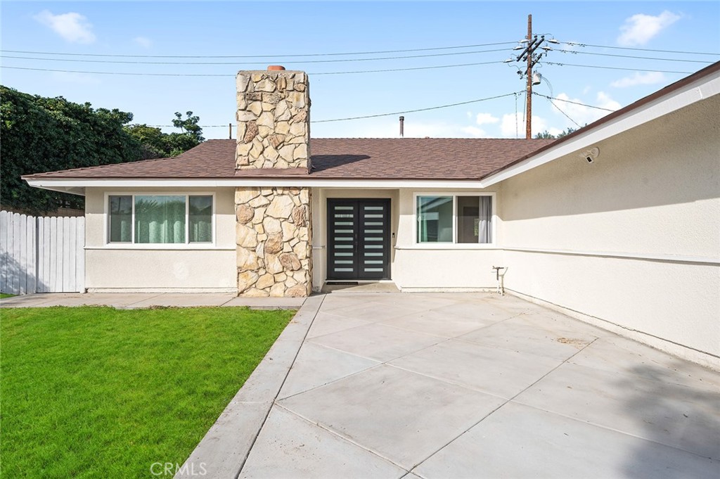 1445 Arrow Wood Property Photo 4