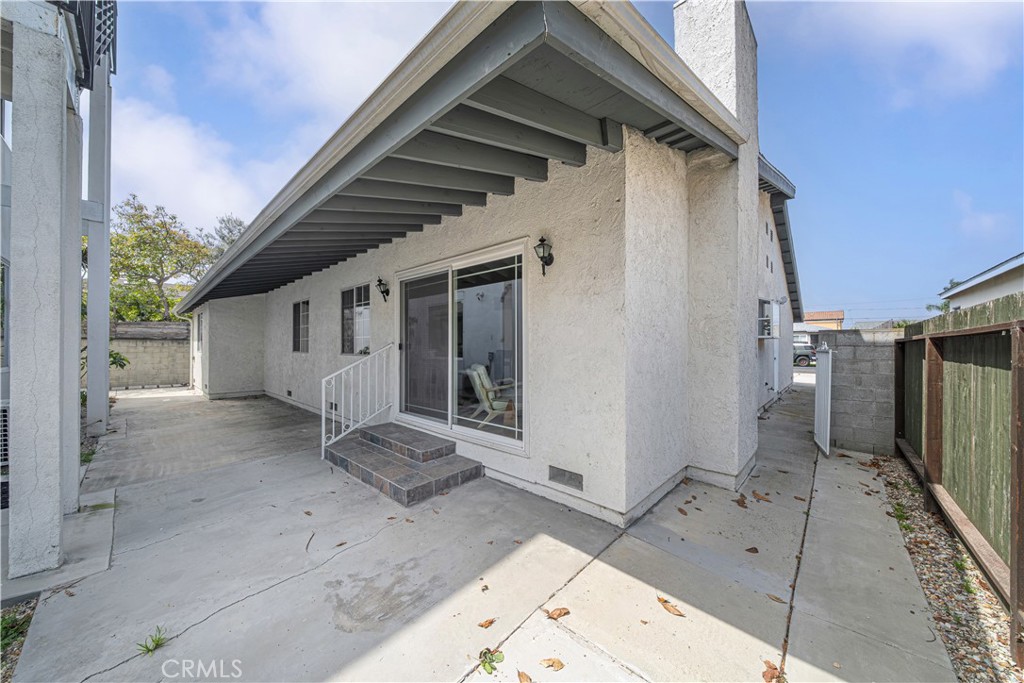 12930 Gilmore Avenue Property Photo 11