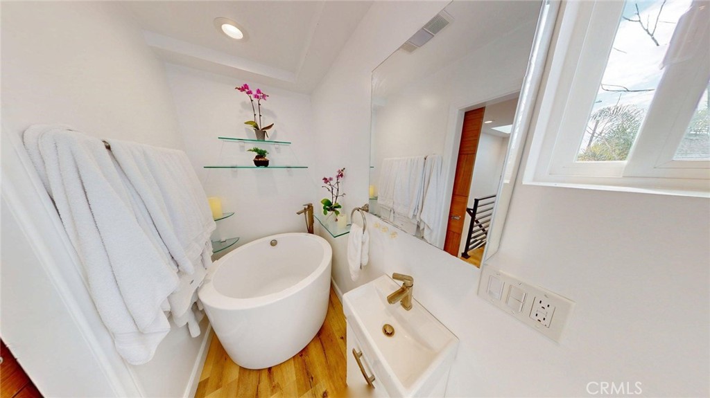 12930 Gilmore Avenue Property Photo 17