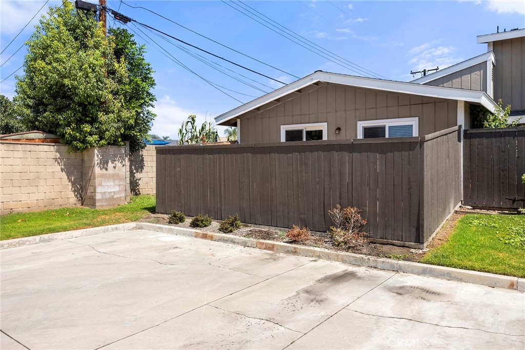 2369 S Reservoir Property Photo 14