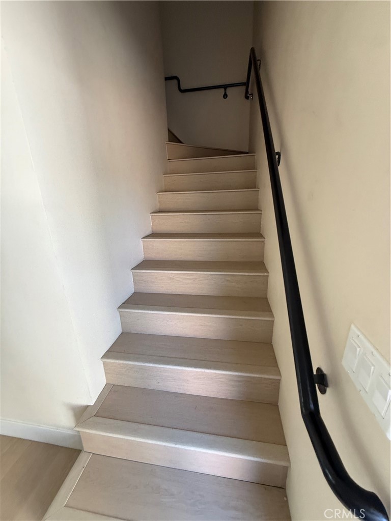 11844 Hollyview Drive Property Photo 4