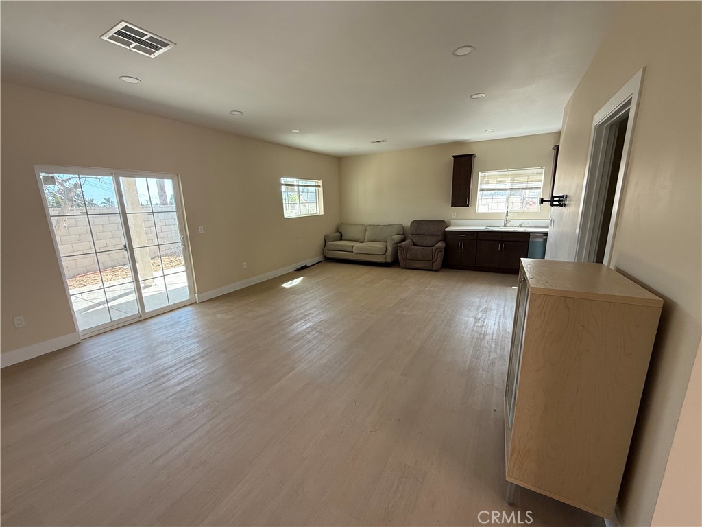 11844 Hollyview Drive Property Photo 5