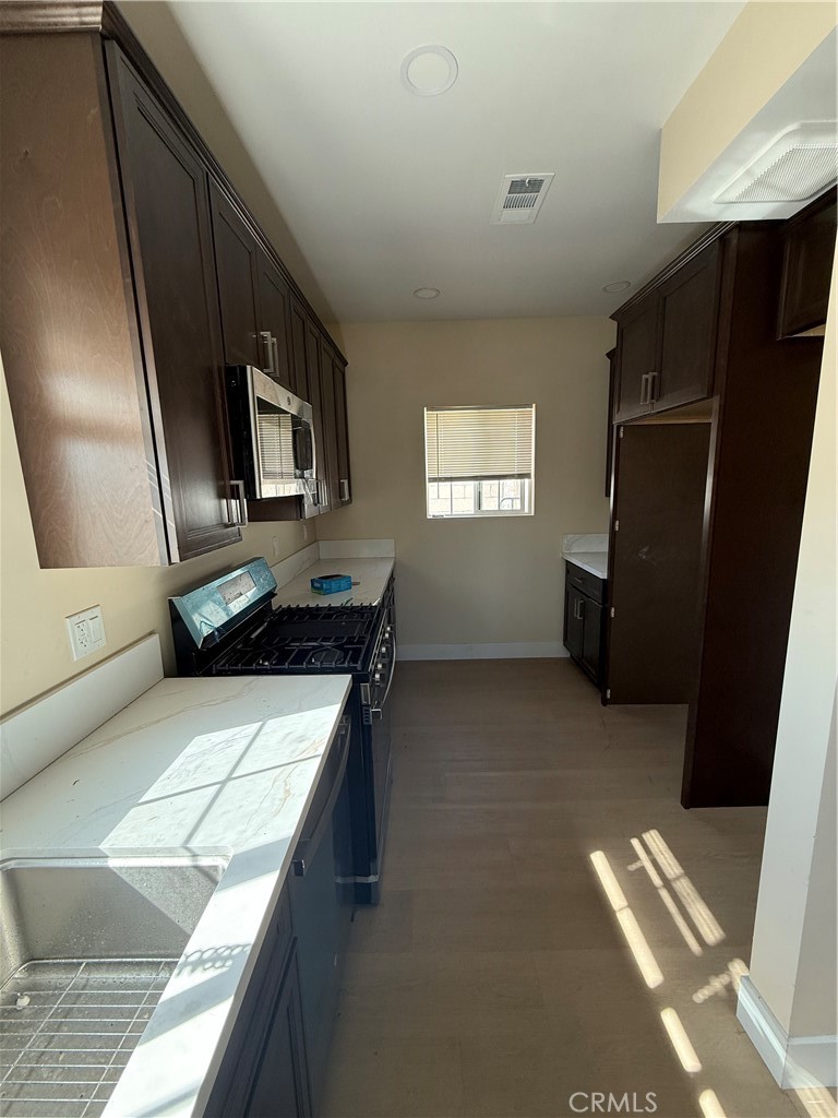 11844 Hollyview Drive Property Photo 7
