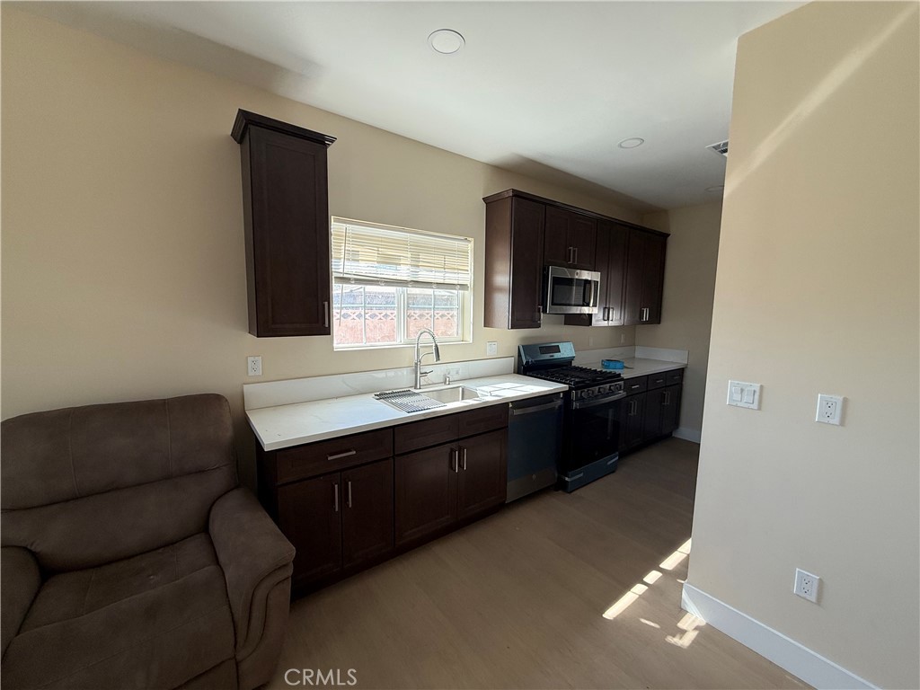 11844 Hollyview Drive Property Photo 8