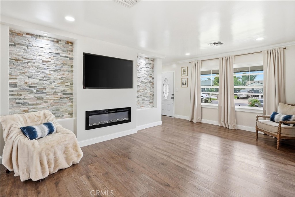 8596 Comet Property Photo 4