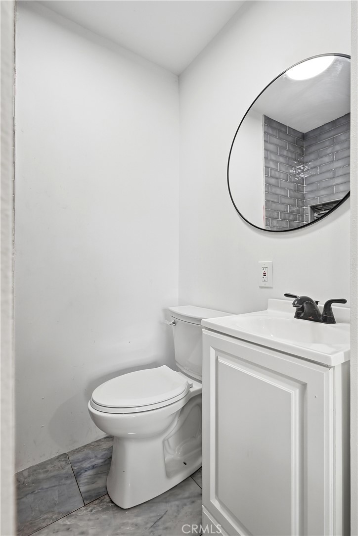 8596 Comet Property Photo 24