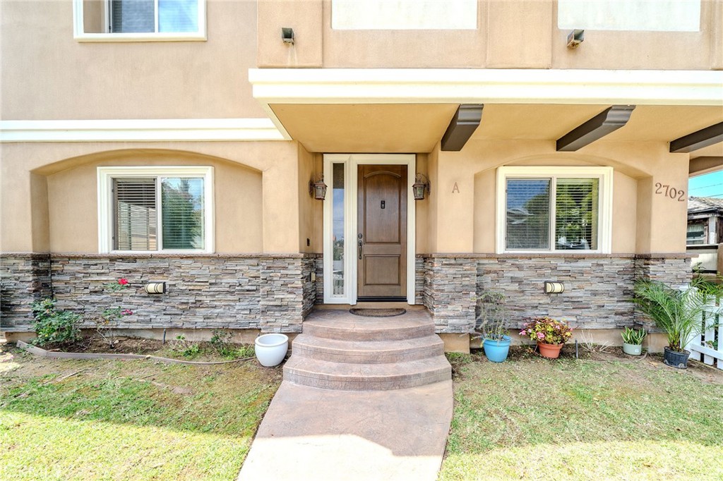 2702 Gates Avenue A Property Photo 4