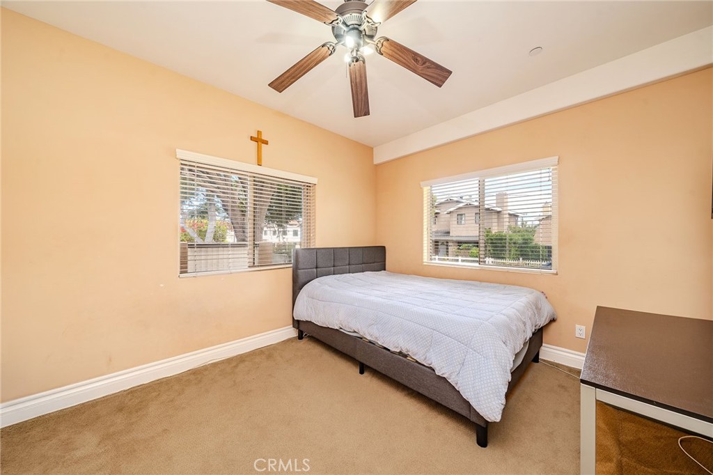 2702 Gates Avenue A Property Photo 7