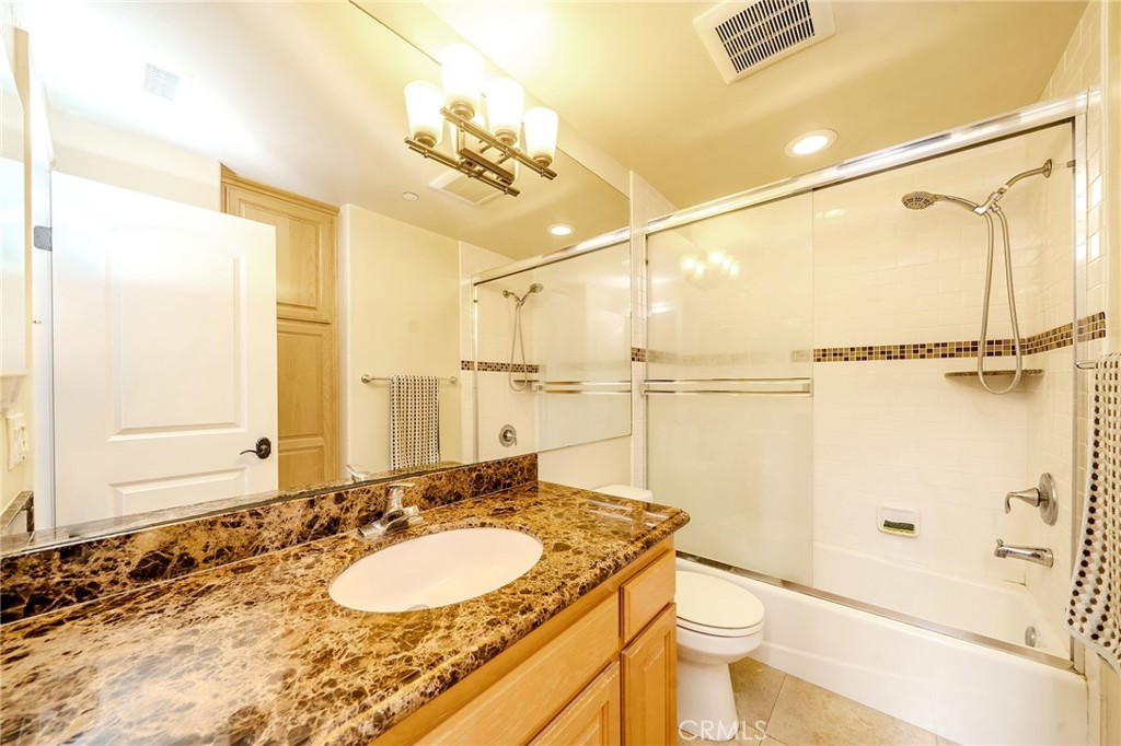 2702 Gates Avenue A Property Photo 9