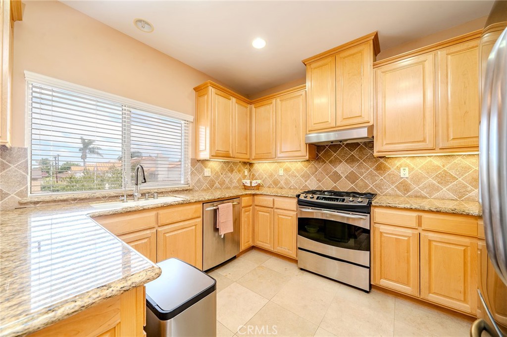 2702 Gates Avenue A Property Photo 17