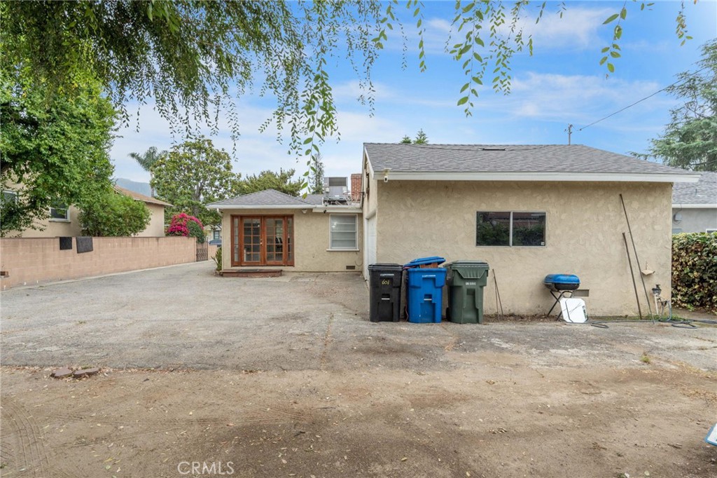601 Hacienda Property Photo 33