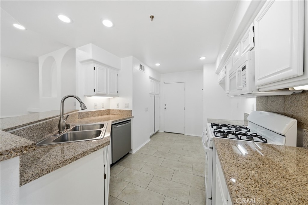 12921 Ternberry Court Property Photo 10