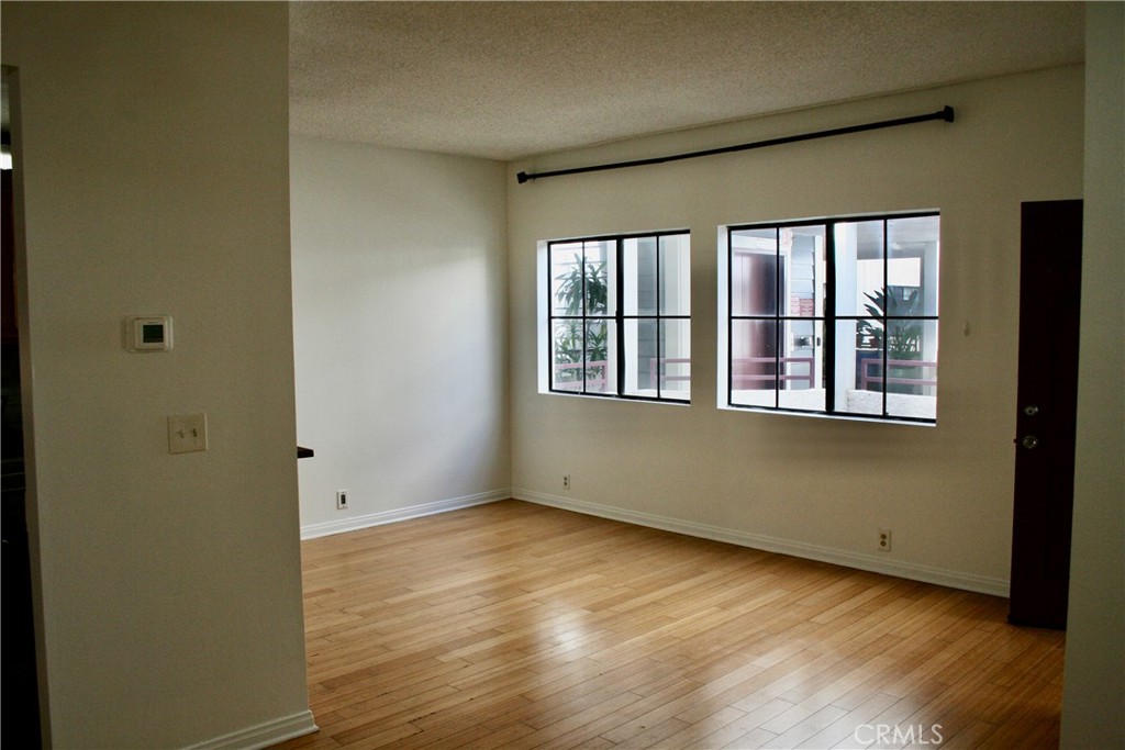 730 W 4th Street 306 Property Photo 33
