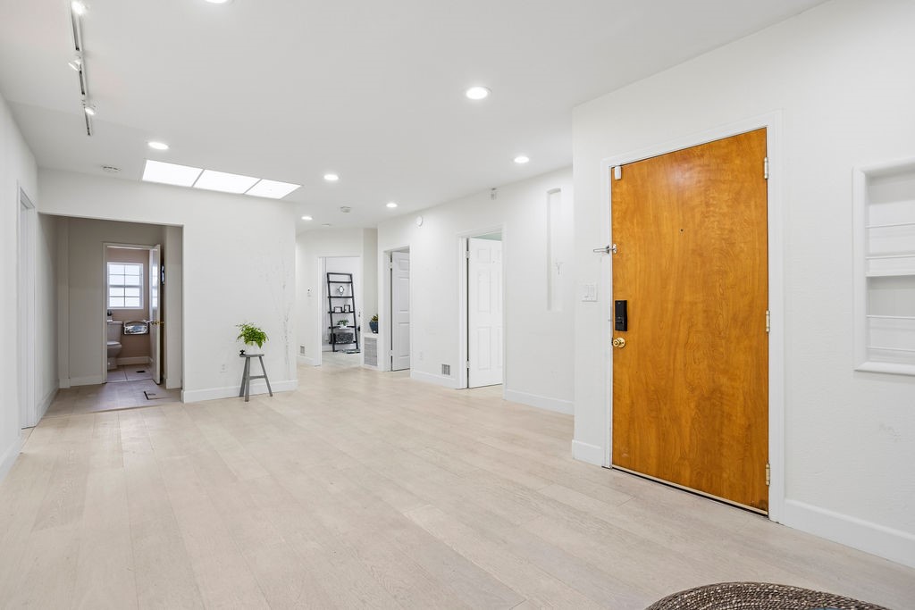 607 N Anaheim Boulevard Property Photo 17