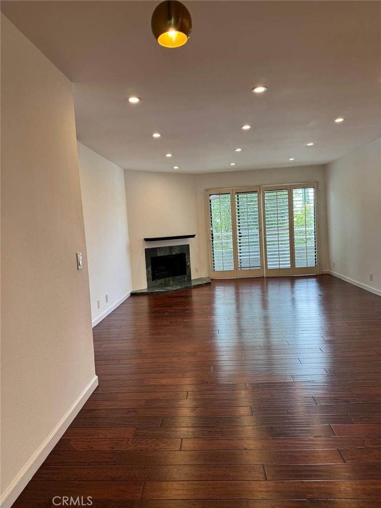 17800 Burbank 204 Property Photo 1