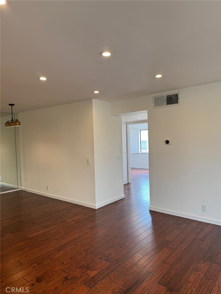 17800 Burbank 204 Property Photo 3