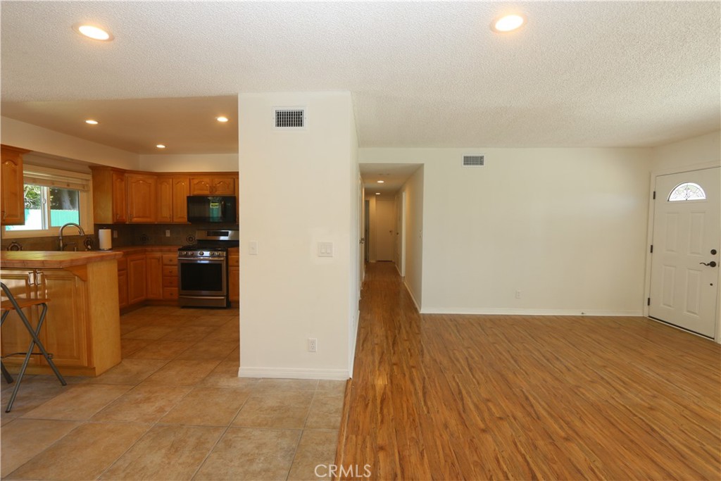 16572 Patricia Property Photo 9