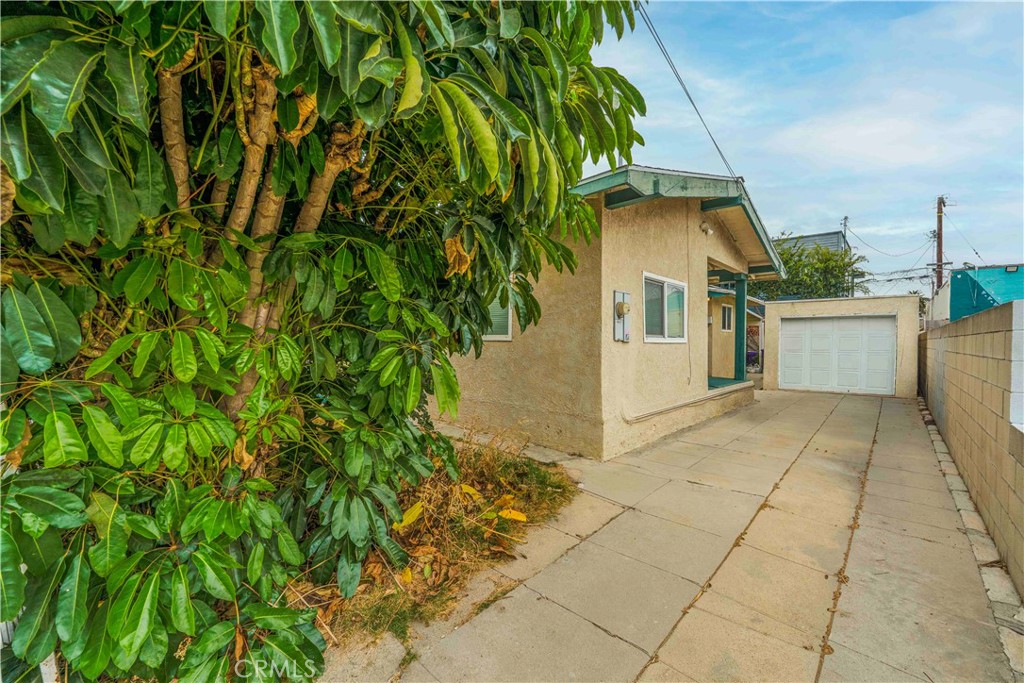 1012 Vina Property Photo 2
