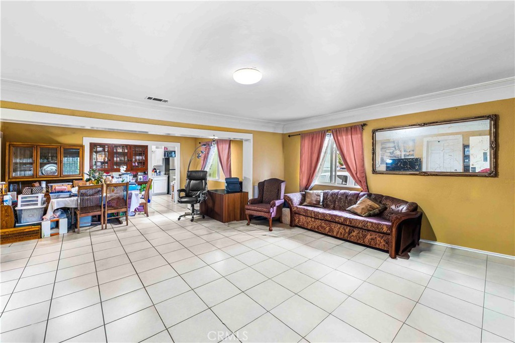 1012 Vina Property Photo 3