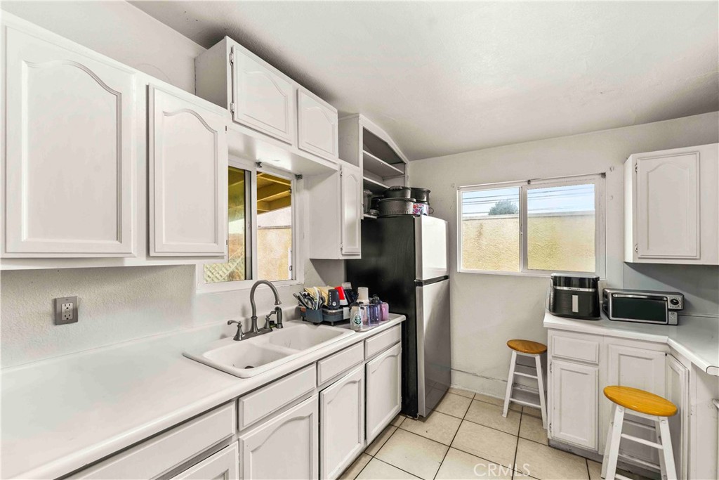 1012 Vina Property Photo 4