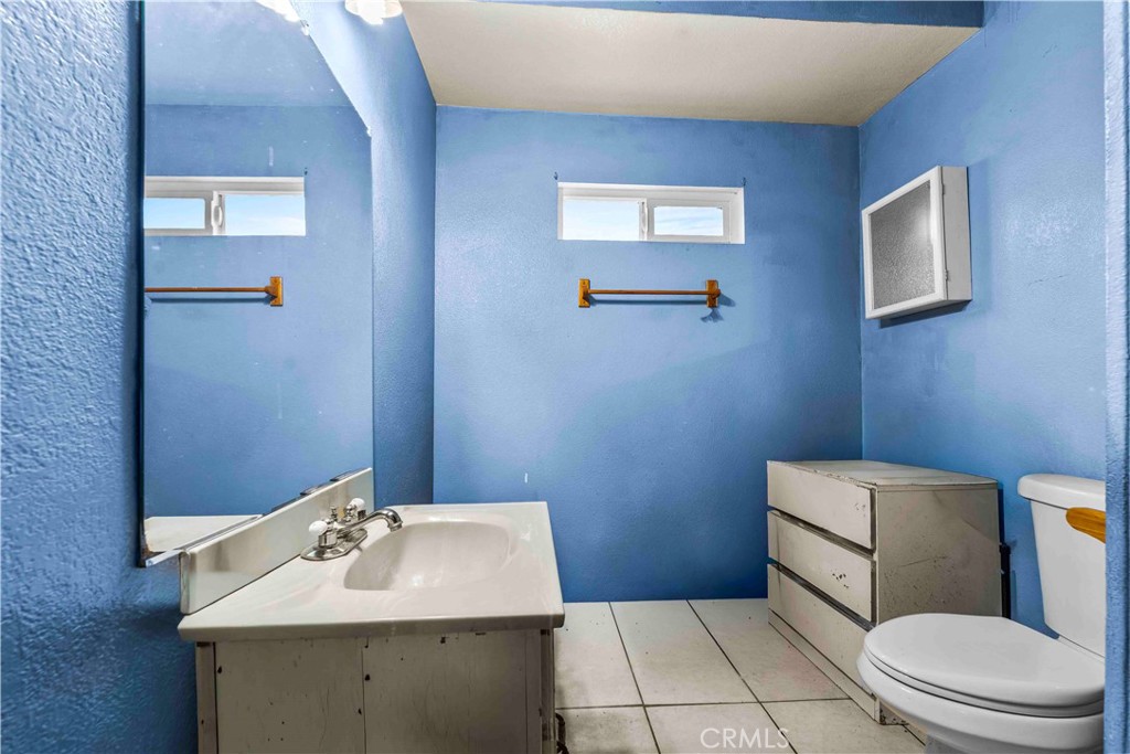 1012 Vina Property Photo 9