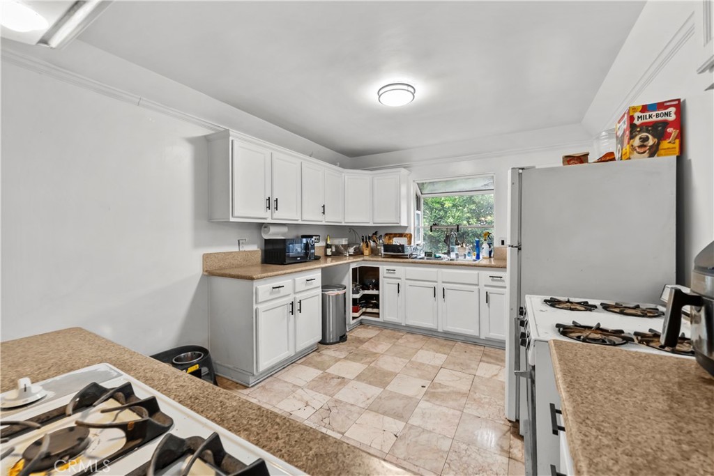 1847 W. 48th Street Property Photo 6