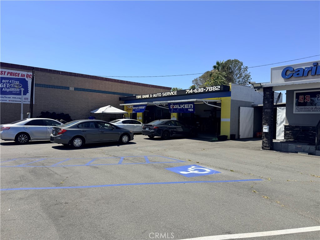 9051 Garden Grove Property Photo 6