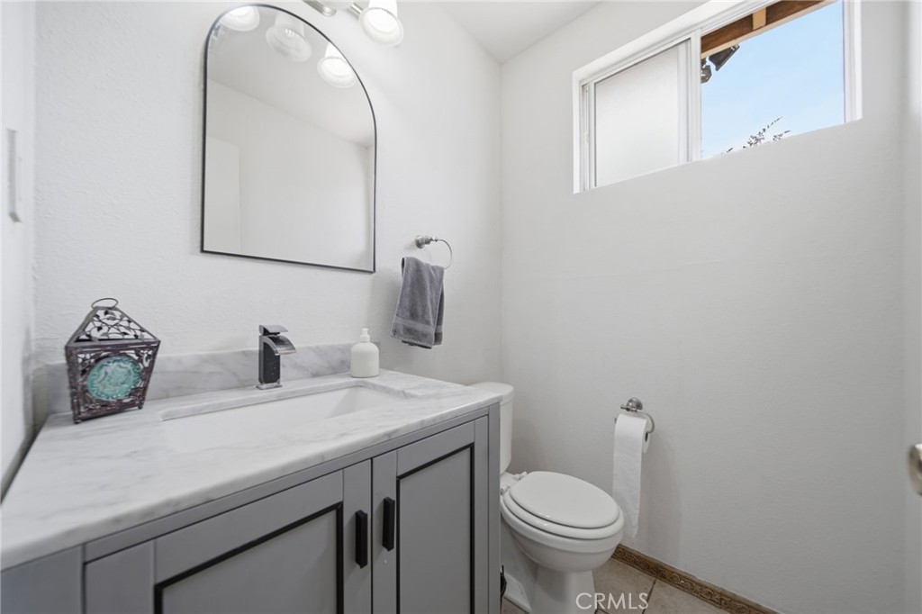 829 S Kenmore Property Photo 15