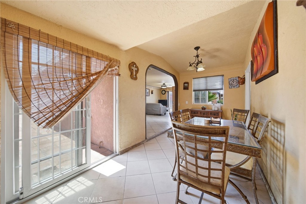 829 S Kenmore Property Photo 16