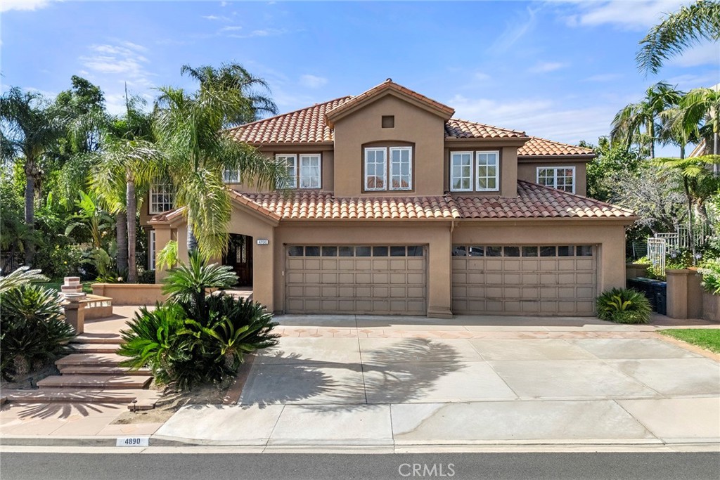4890 Green Crest Property Photo 1