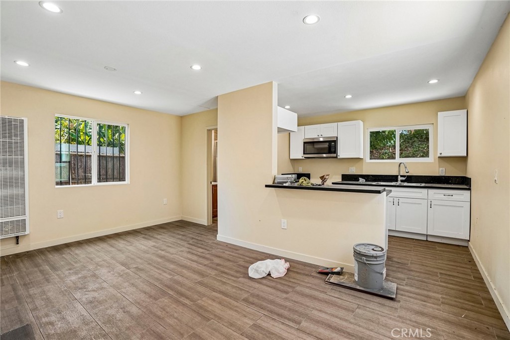 1616 1/2 E 89th Street Property Photo 5
