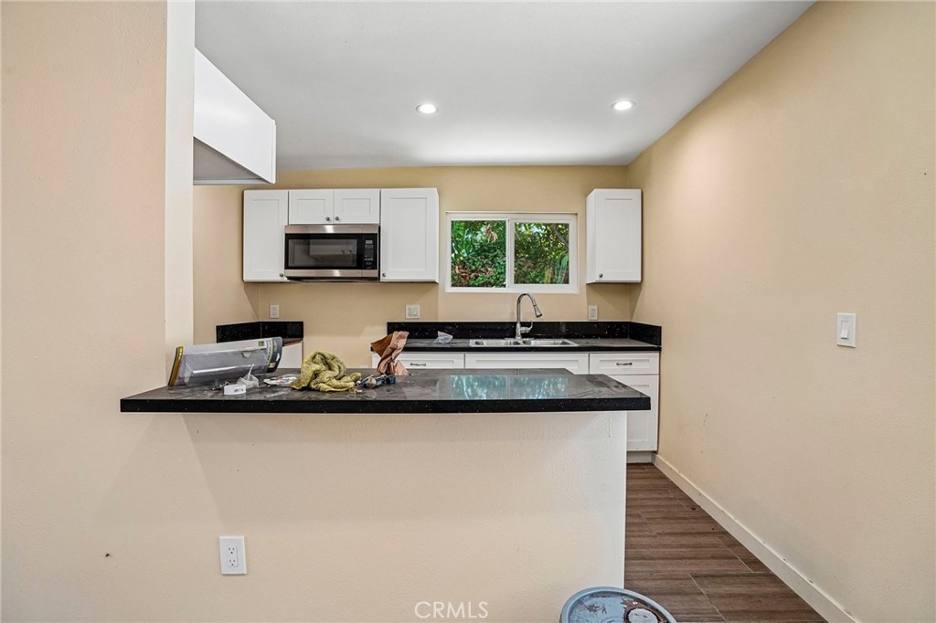 1616 1/2 E 89th Street Property Photo 8