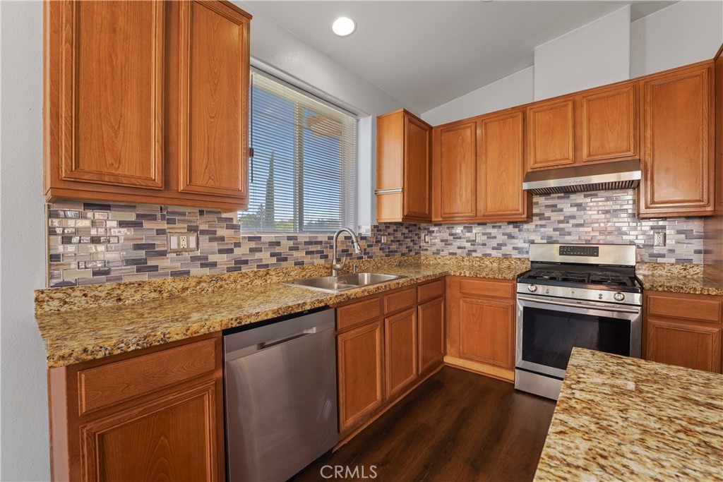 21734 Pink Ginger Court Property Photo 8