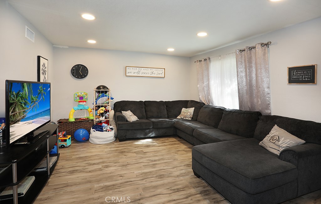 212 N Kodiak, #a Property Photo 4