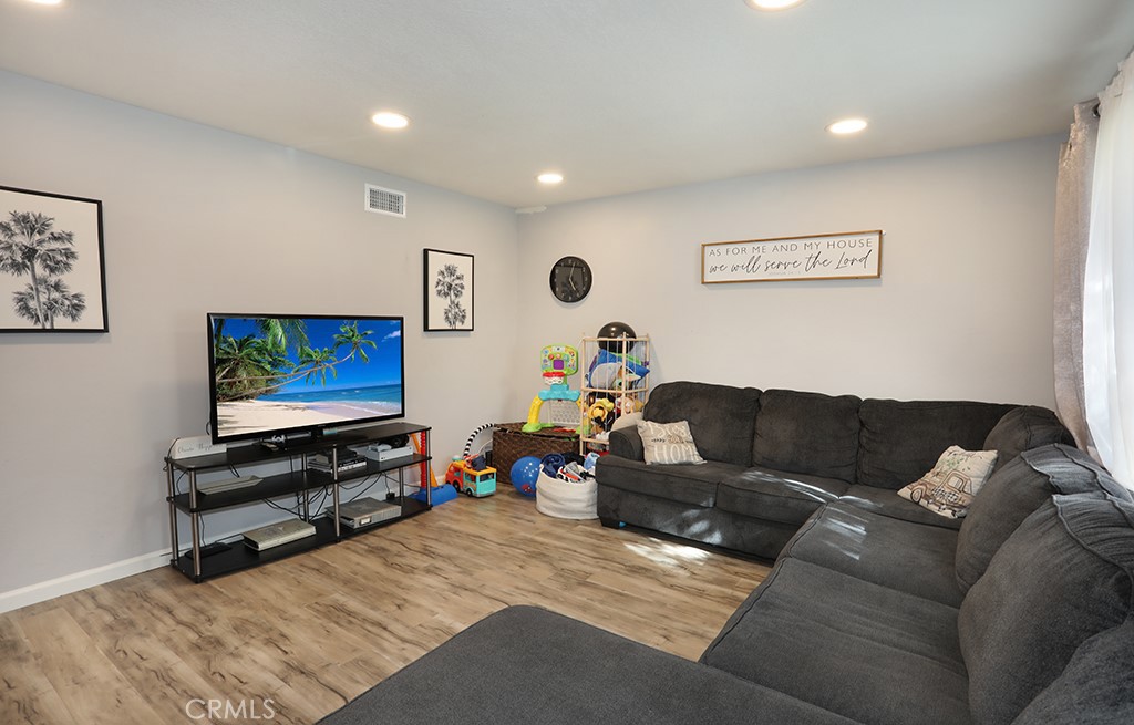 212 N Kodiak, #a Property Photo 6