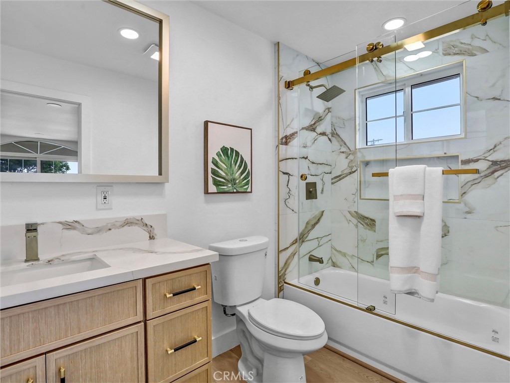 8831 Glider Avenue Property Photo 13