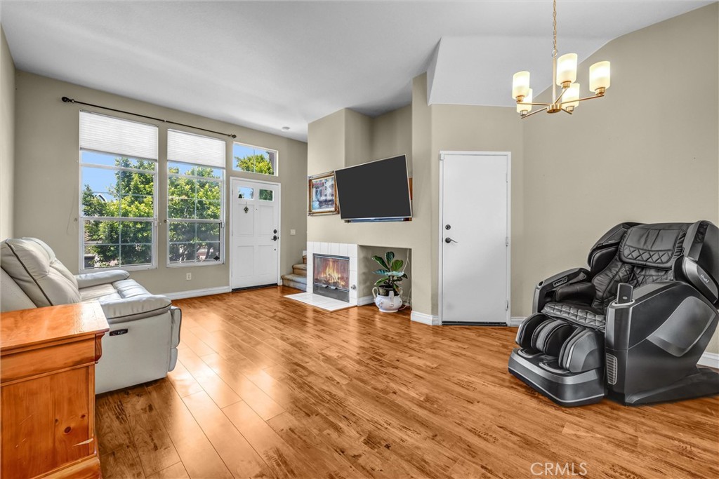 1010 S Volterra Property Photo 3