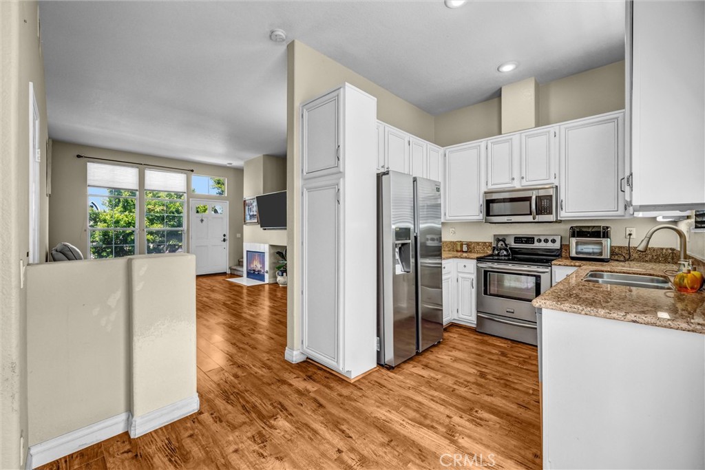 1010 S Volterra Property Photo 7