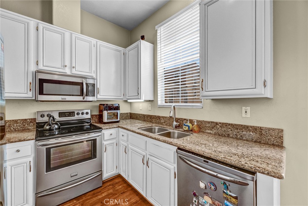 1010 S Volterra Property Photo 9