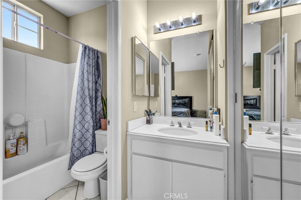 1010 S Volterra Property Photo 12