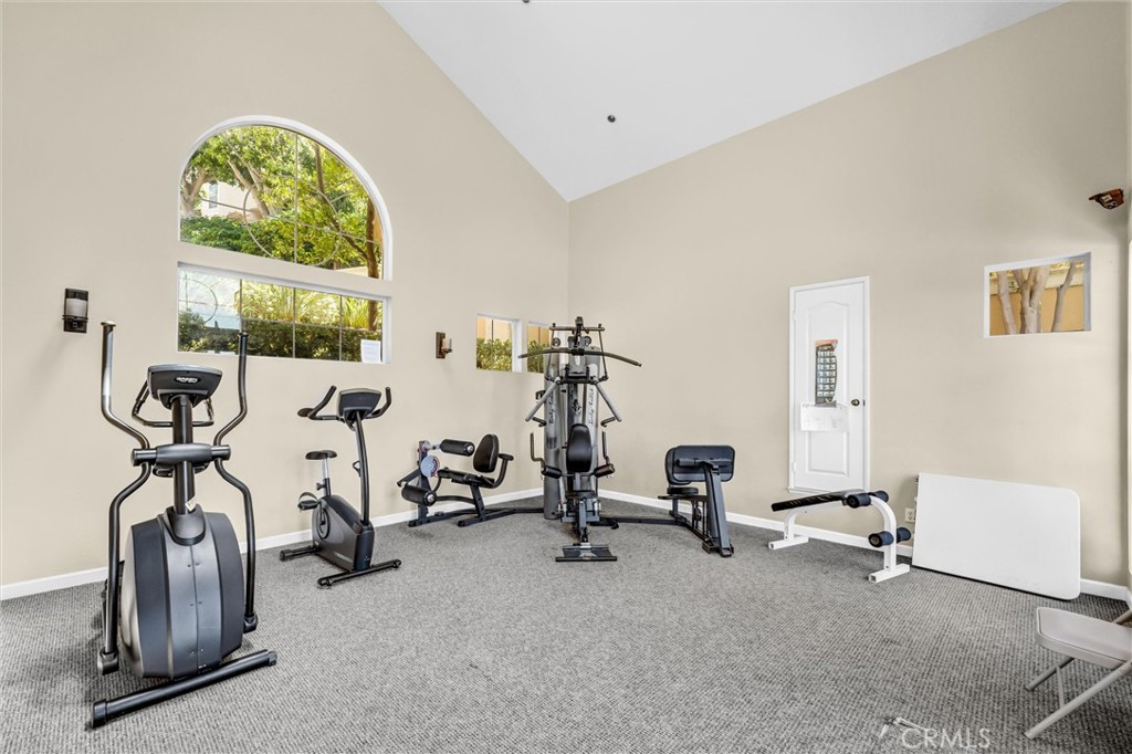 1010 S Volterra Property Photo 15