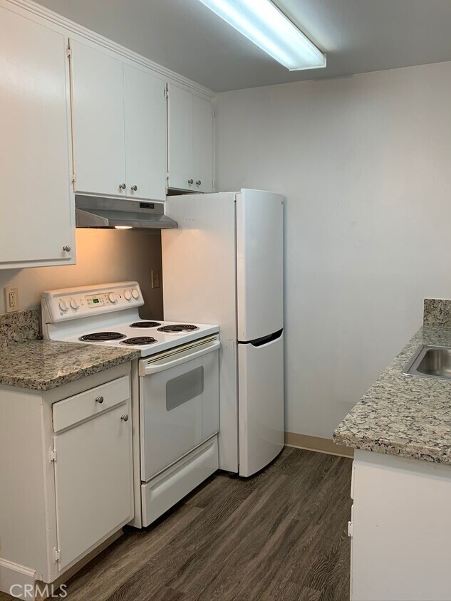 2700 32nd Street Property Photo 3