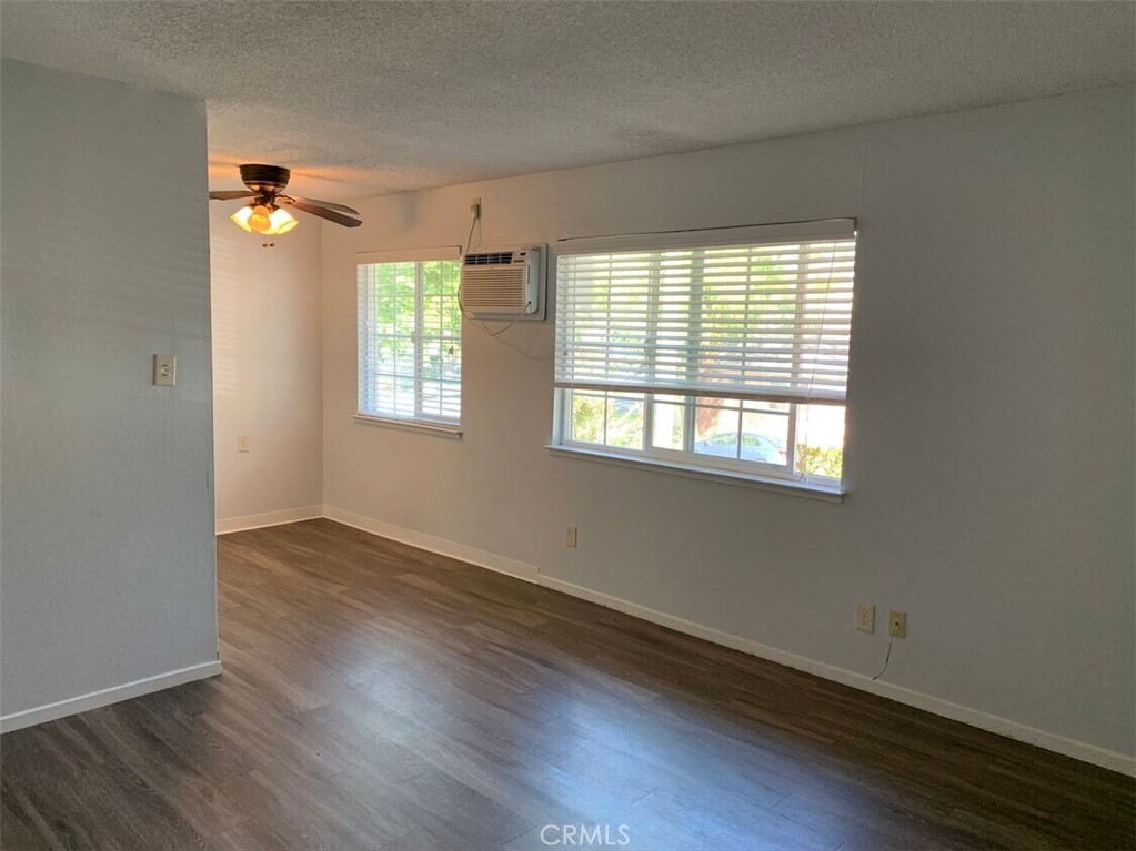 2700 32nd Street Property Photo 4