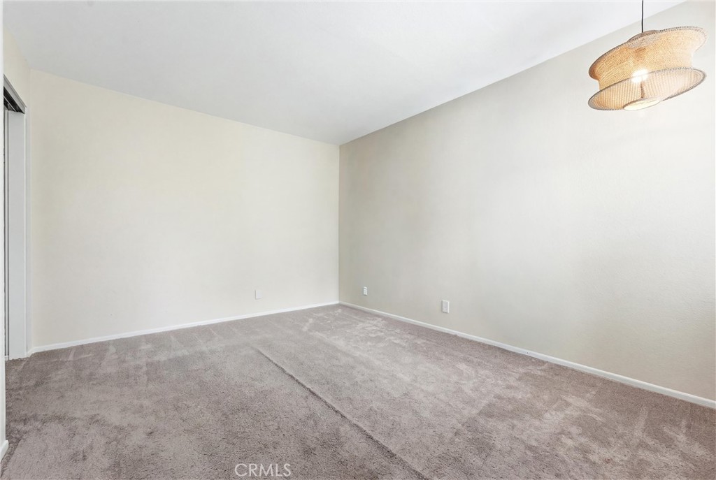 1 Oak Spring Ln 320 Property Photo 11