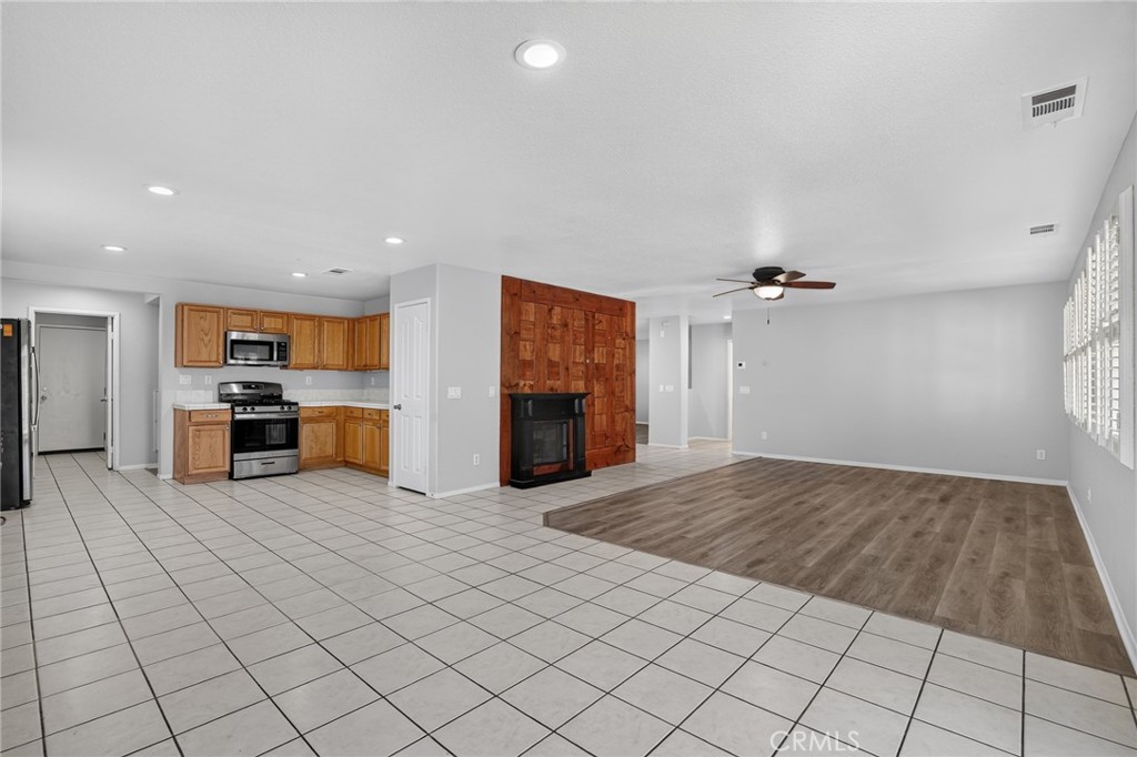 2103 W Avenue K7 Property Photo 4