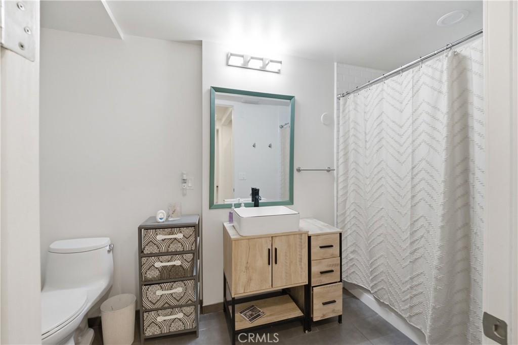 433 Pine Avenue 201 Property Photo 9